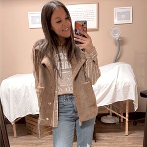 Meet your Posher, Liz